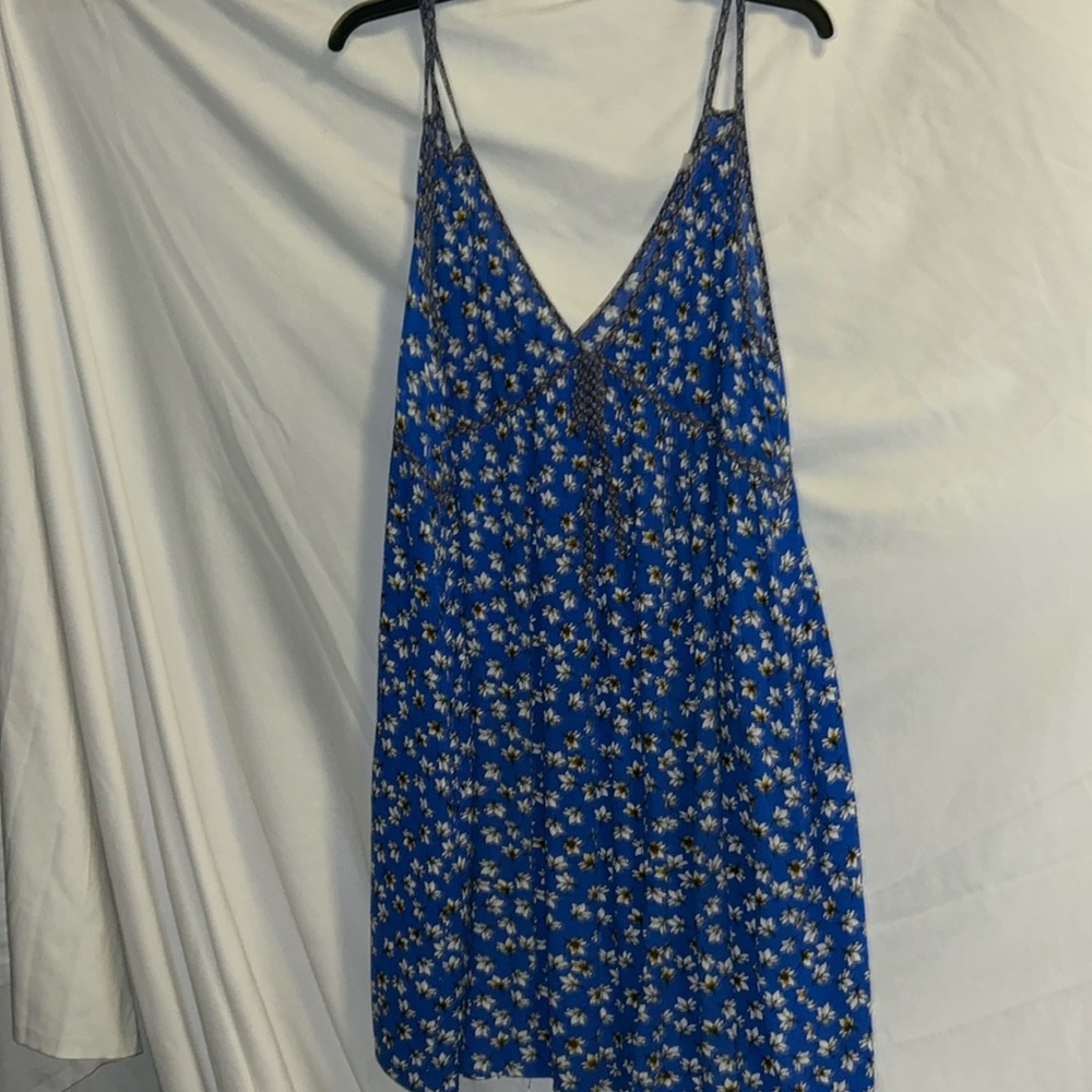 Super cute floral print blue dress with pockets